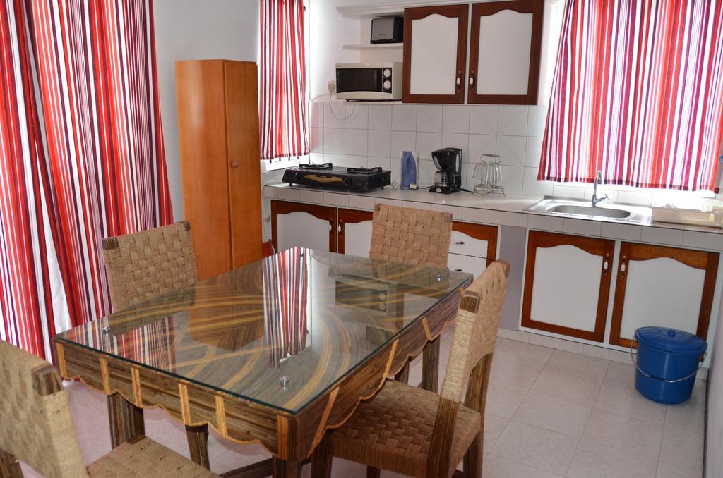 Les Gentilhommieres Guest House 트루오비슈 객실 사진